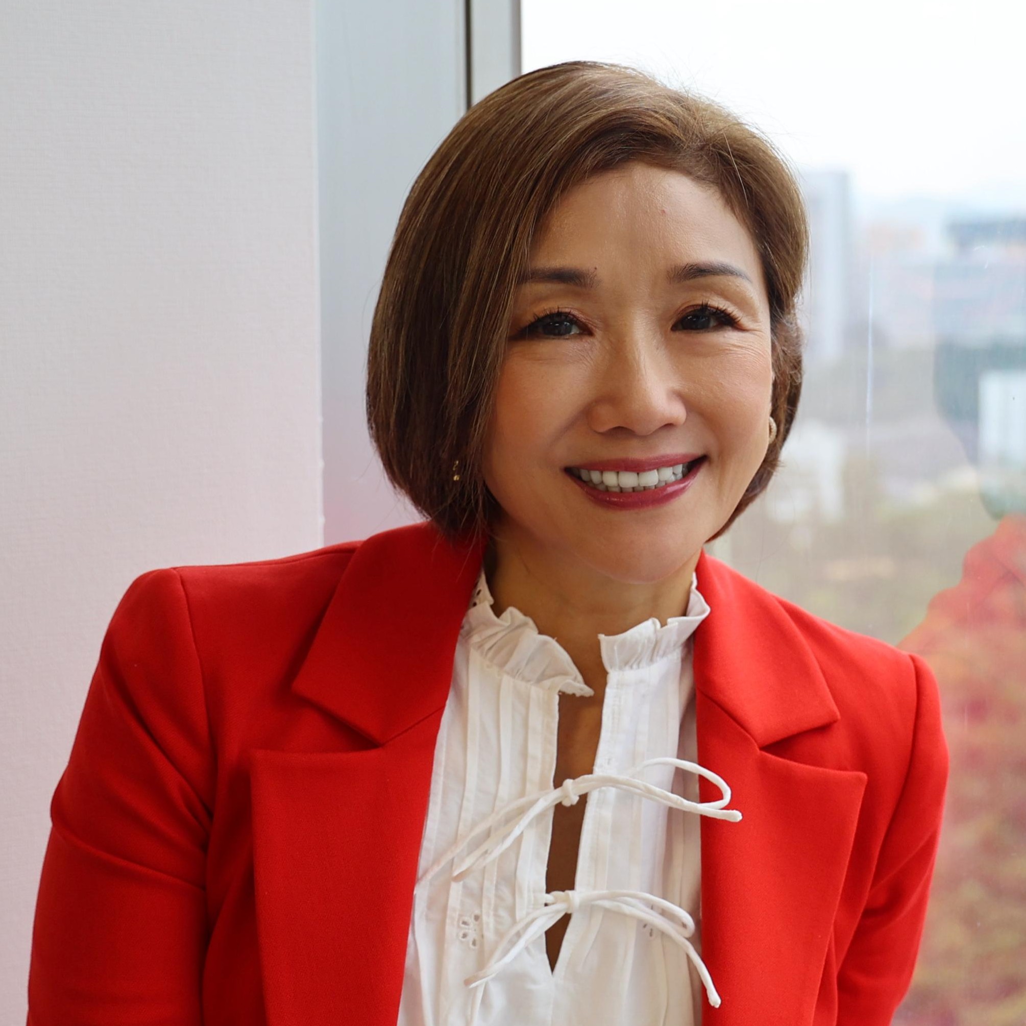 Dr Sabrina Tin